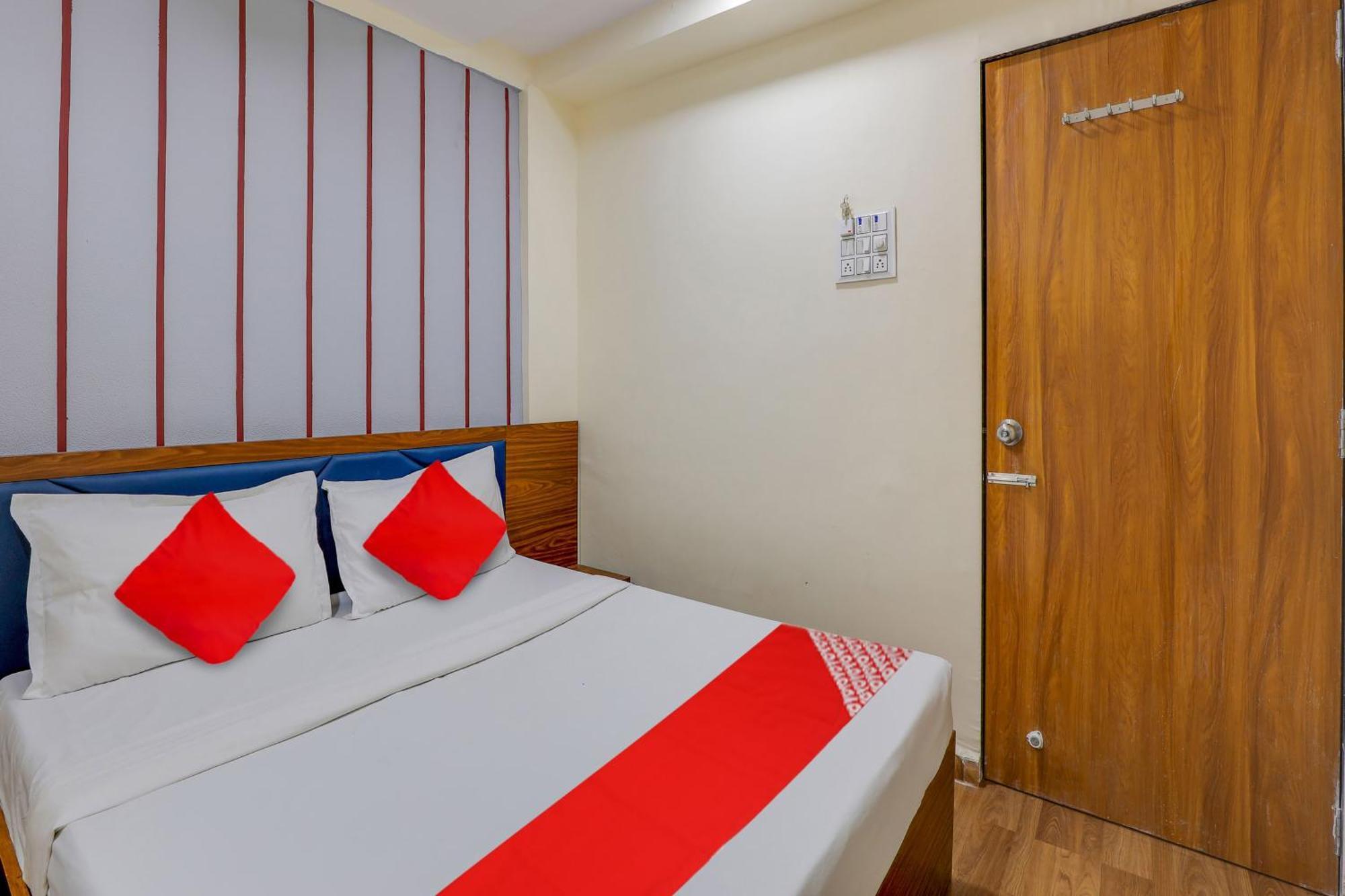 Hotel O Lotus Surat Exterior photo