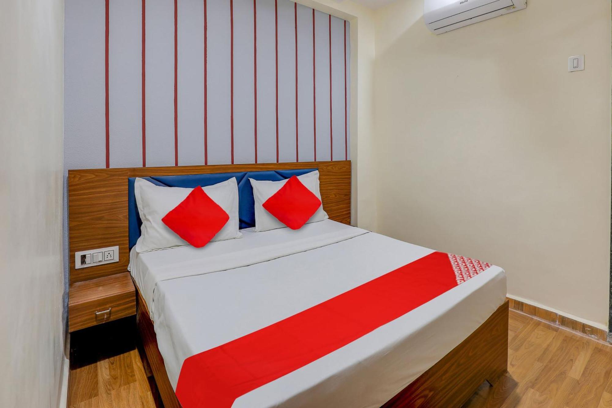 Hotel O Lotus Surat Exterior photo